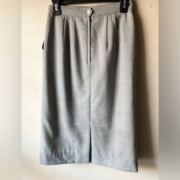 DAKS Houndstooth Plaid Pencil Skirt With Attached Slip | XSmall - Picture 2 of 11